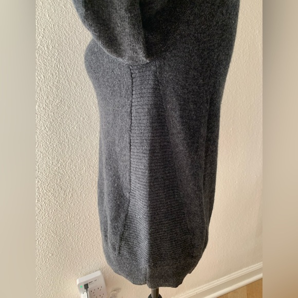Halogen 100% Cashmere crew neck sweater - Picture 3 of 5